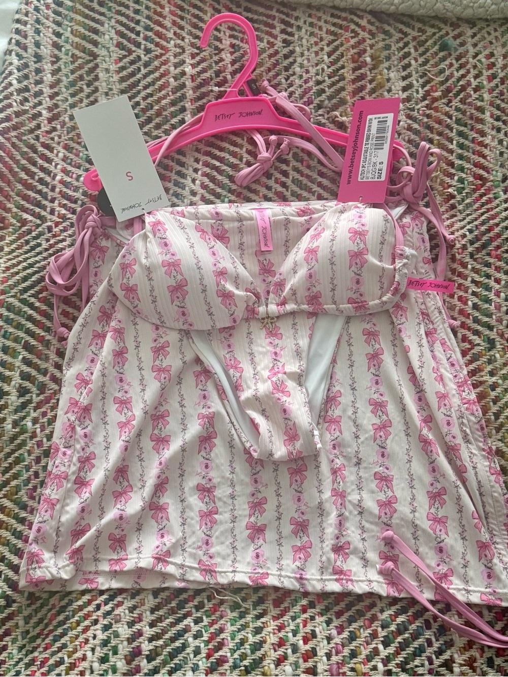 NWT Betsey Johnson 3-Piece Triangle Bikini & Ruched Skirt Set - Size S Pink Bows
